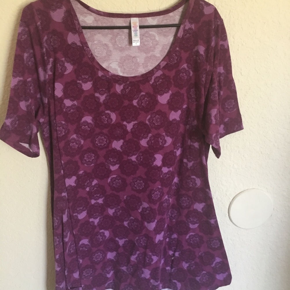 LulaRoe printed XL Perfect T